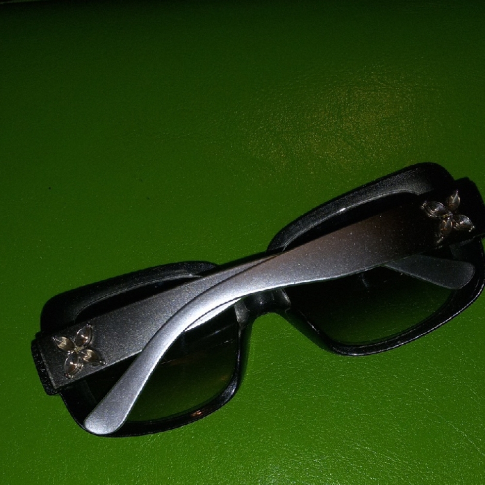 Elegant Black and Silver Women's Sunglasses